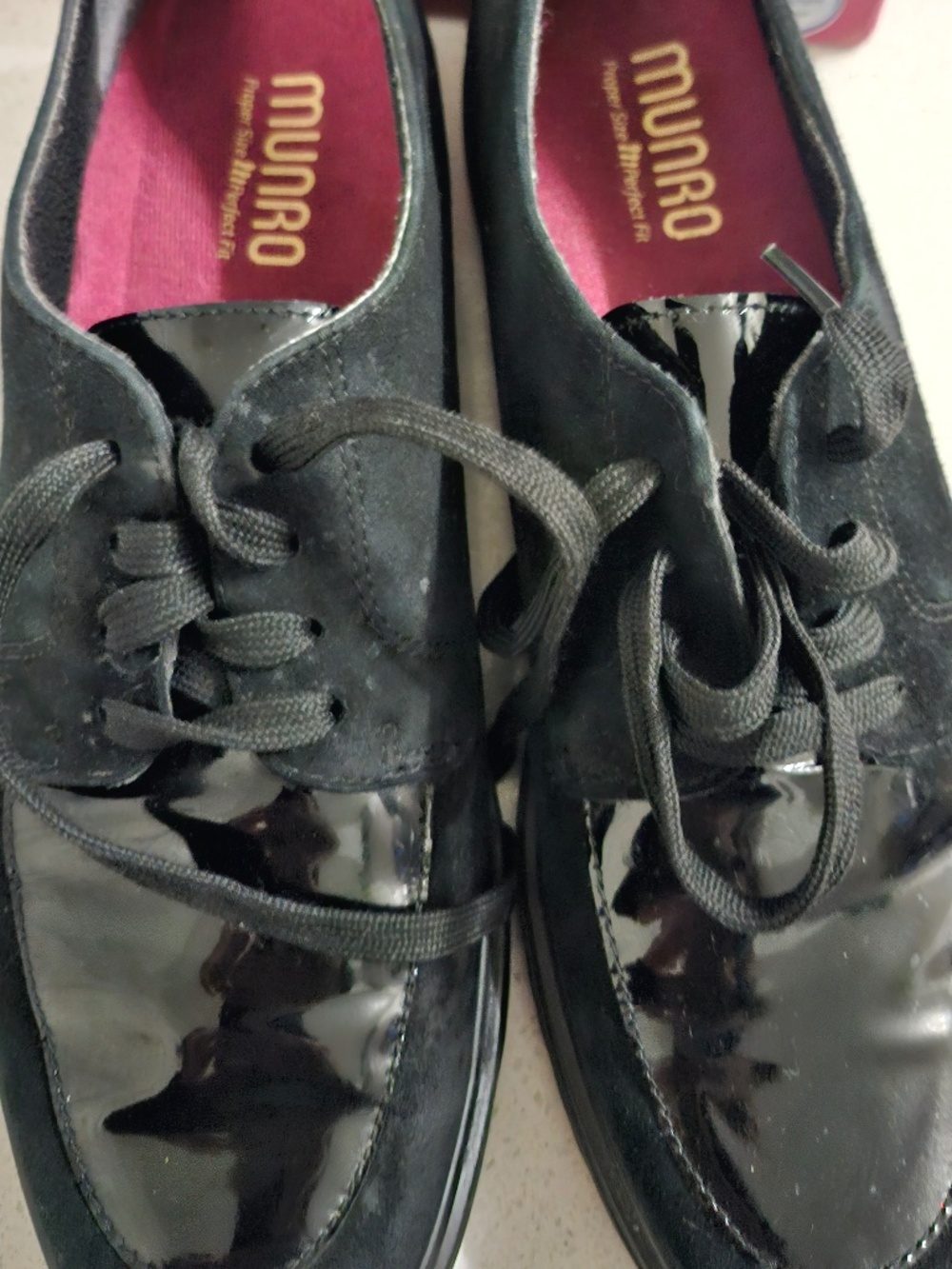 Norrow woman's shoes